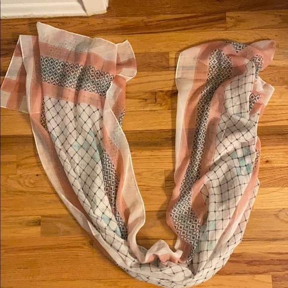 scarves - Picture 6 of 6